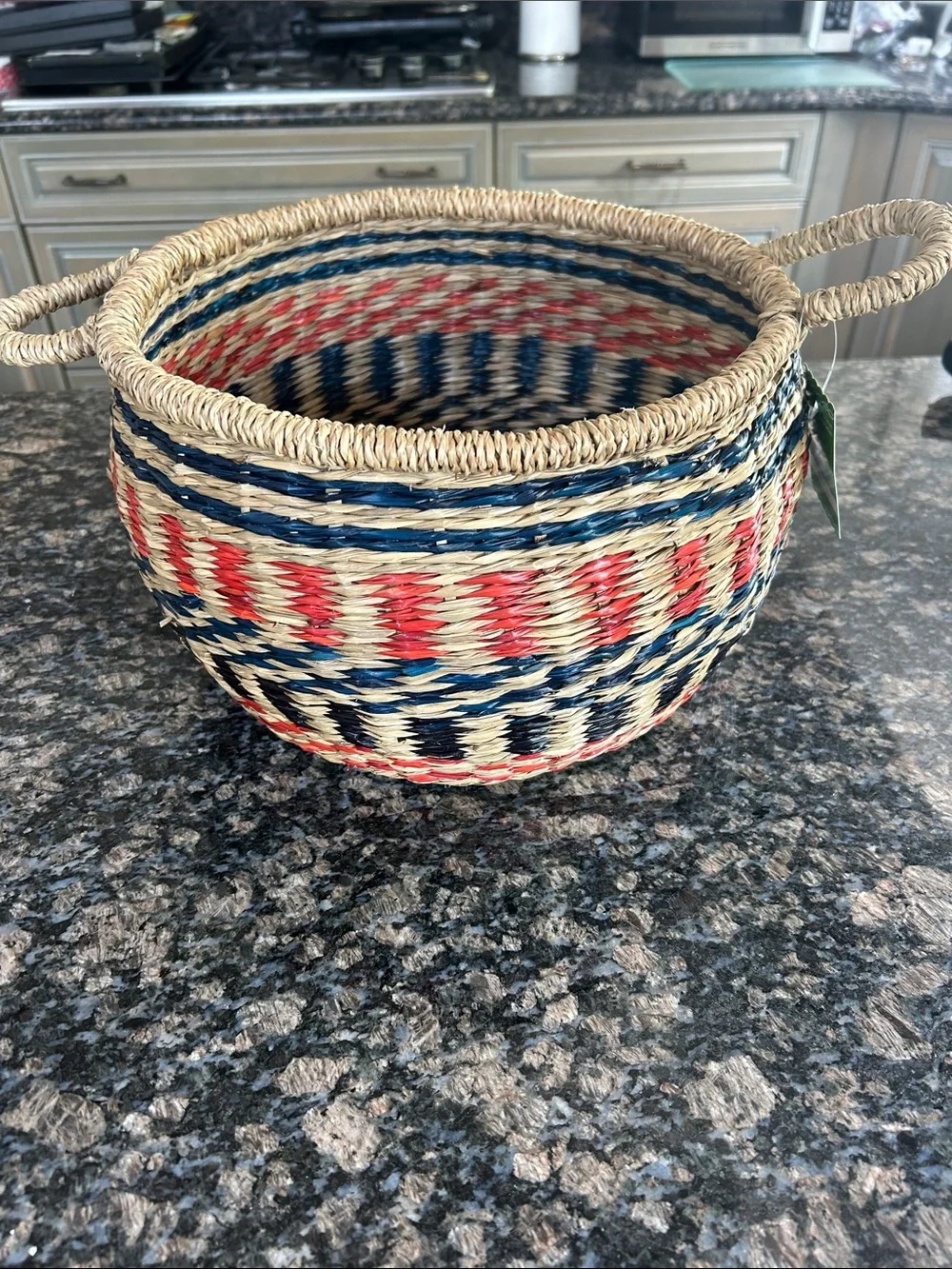 ASHLAND HANDWOVEN MULTICOLOR ROUND SEAGRASS BASKET NWT